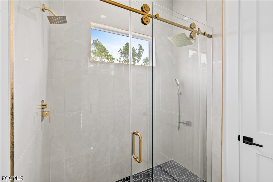 942 Kanuga St E Property Photo 33