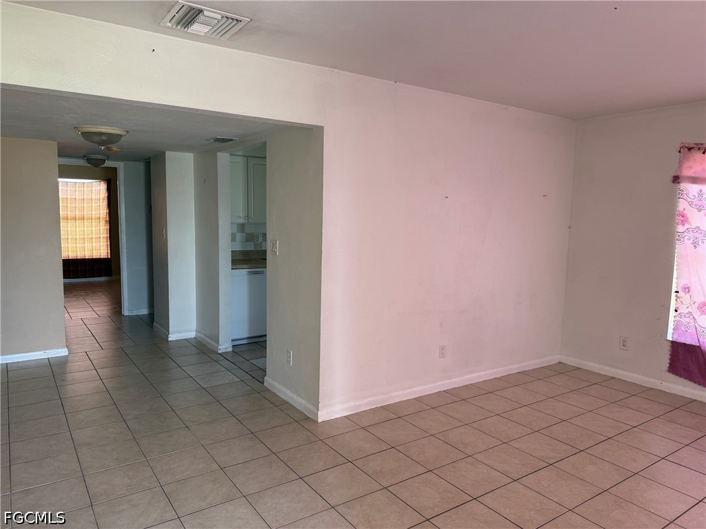 1131 S Loop Blvd Property Photo 2