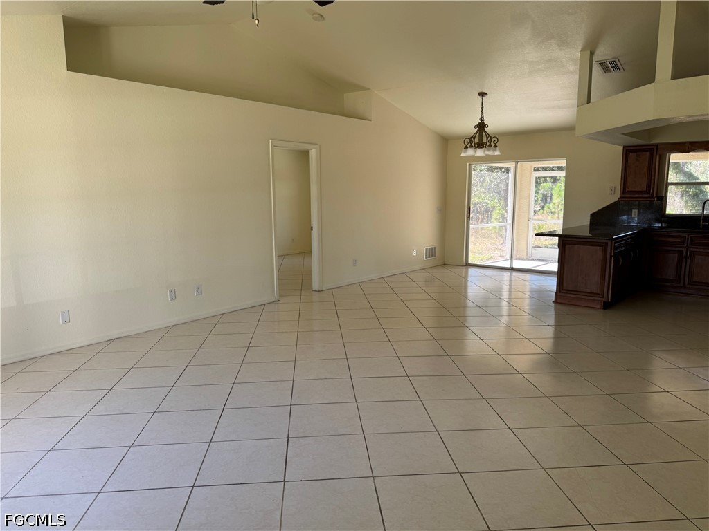 934 Garnet Ave Property Photo 6