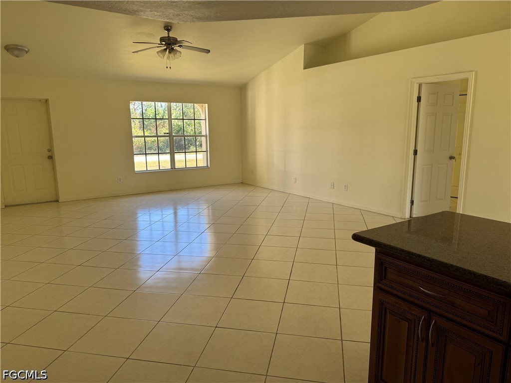 934 Garnet Ave Property Photo 8