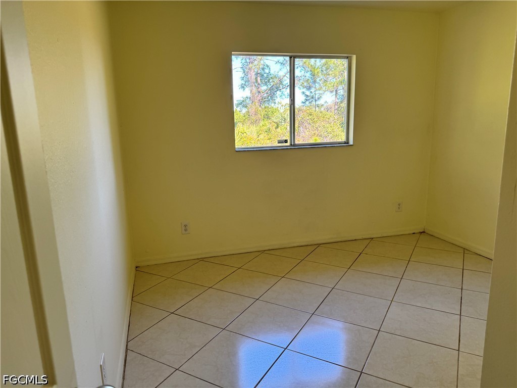 934 Garnet Ave Property Photo 10