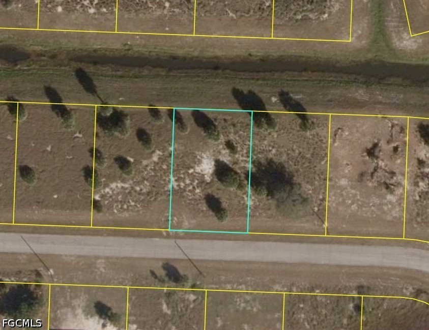 S Saturn Loop Property Photo 4