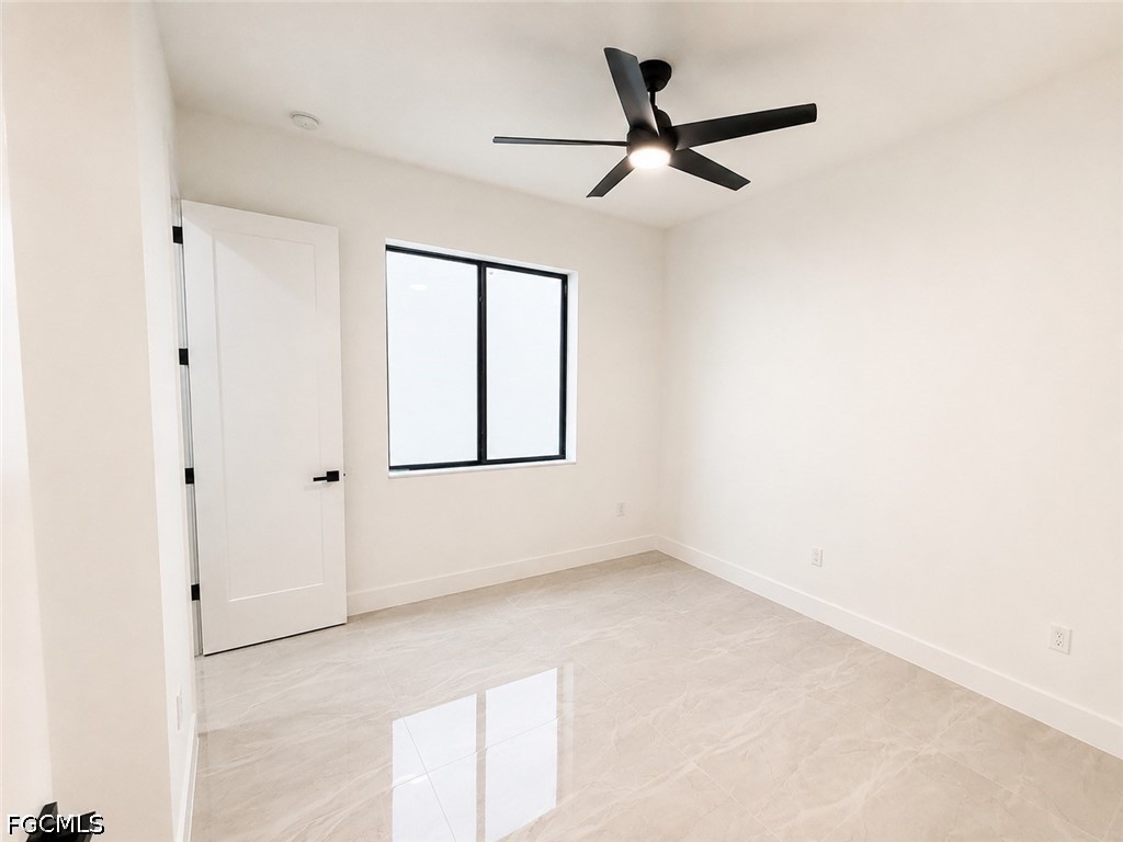 447 Rathburn St Property Photo 8