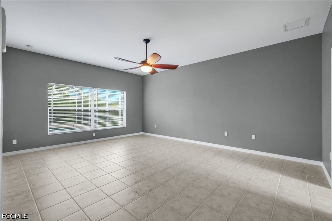 2563 Nature Pointe Loop Property Photo 5