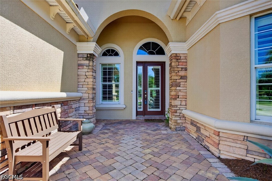 11205 Surrey Pl Property Photo 4