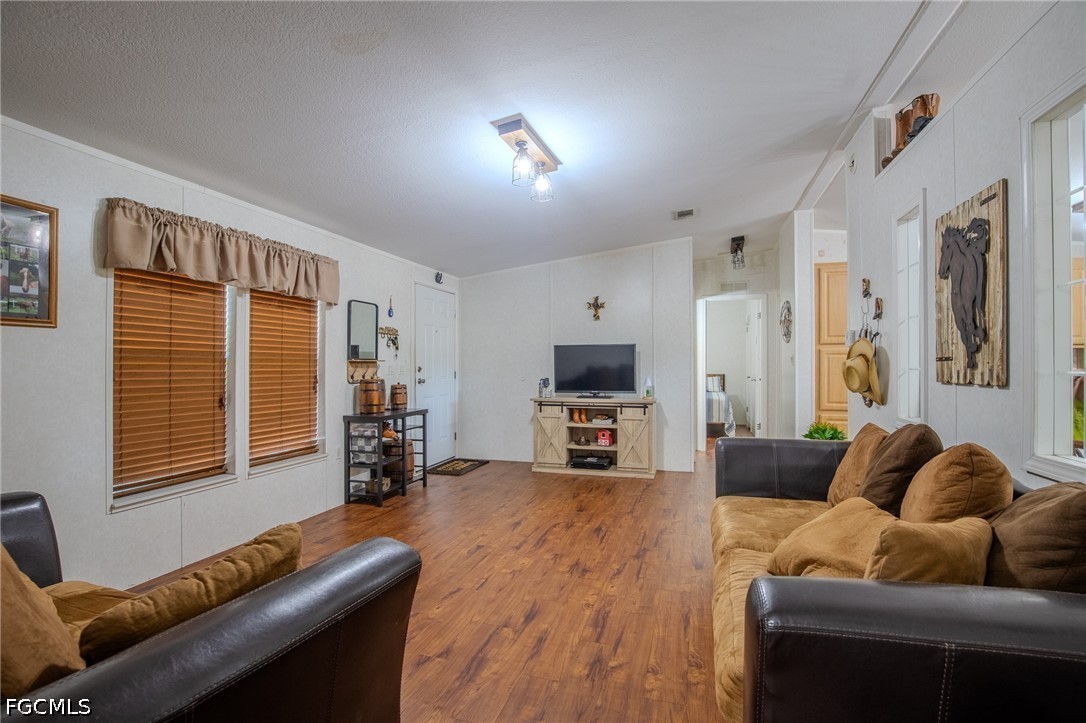 1205 Inverness Ave Property Photo 6