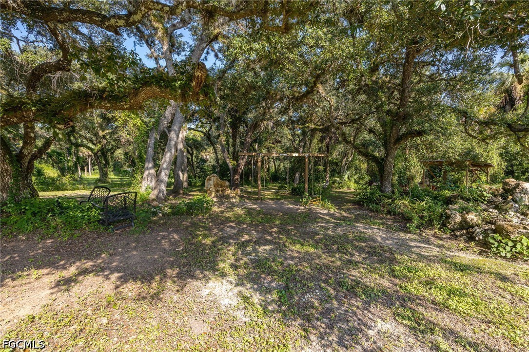 19040 Fox Run Rd Property Photo 4