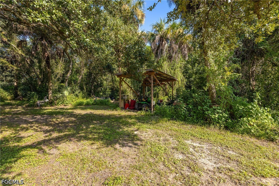 19040 Fox Run Rd Property Photo 8