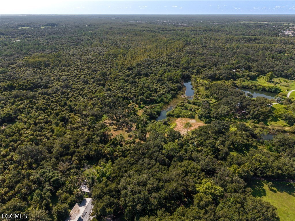 19040 Fox Run Rd Property Photo 24