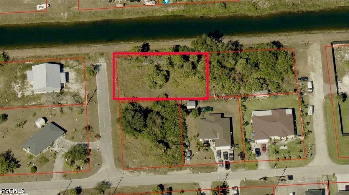 704 Brian Ave N Property Photo 2