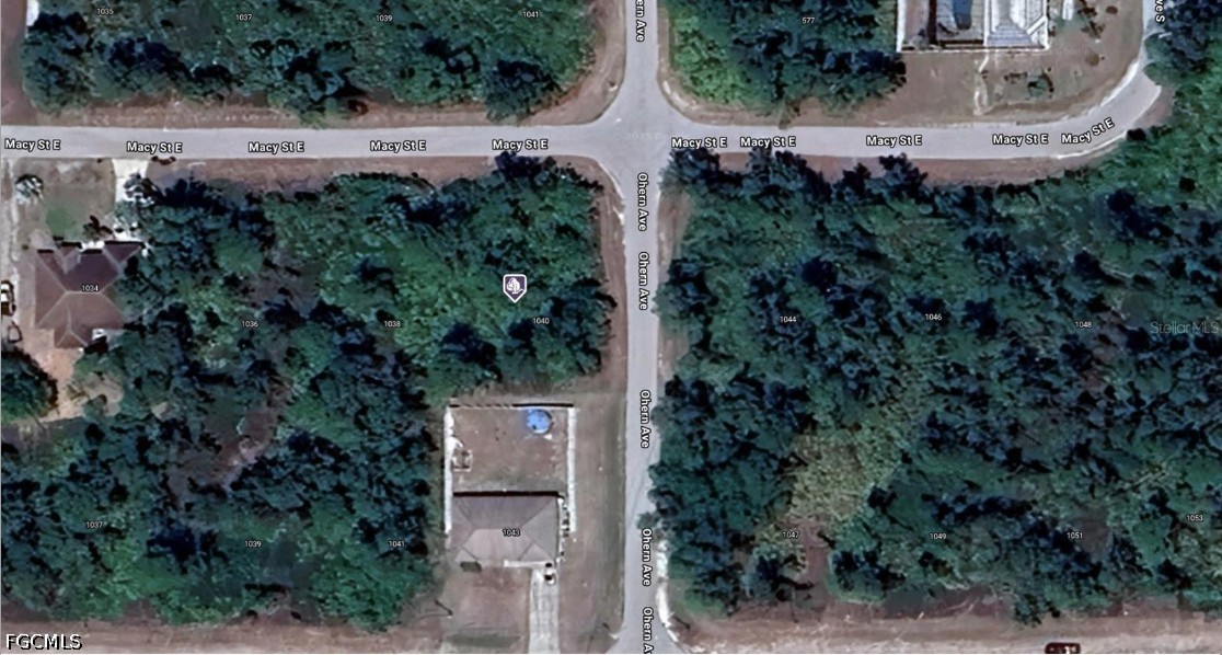 1040 Macy St E Property Photo 1