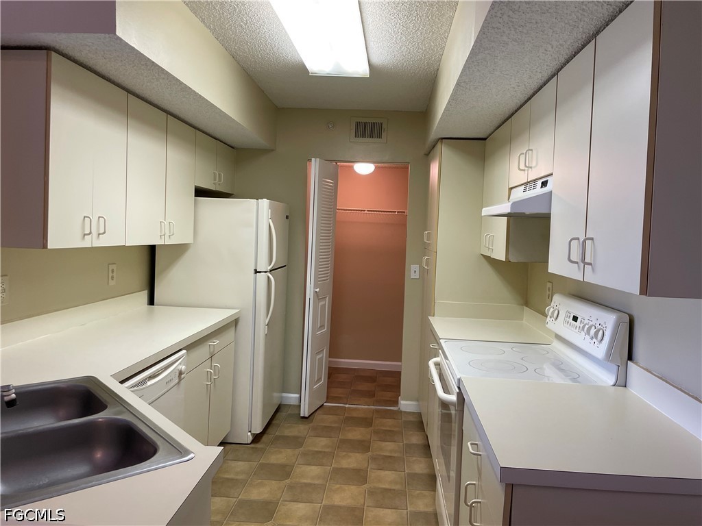 13621 Eagle Ridge Dr 1527 Property Photo 5