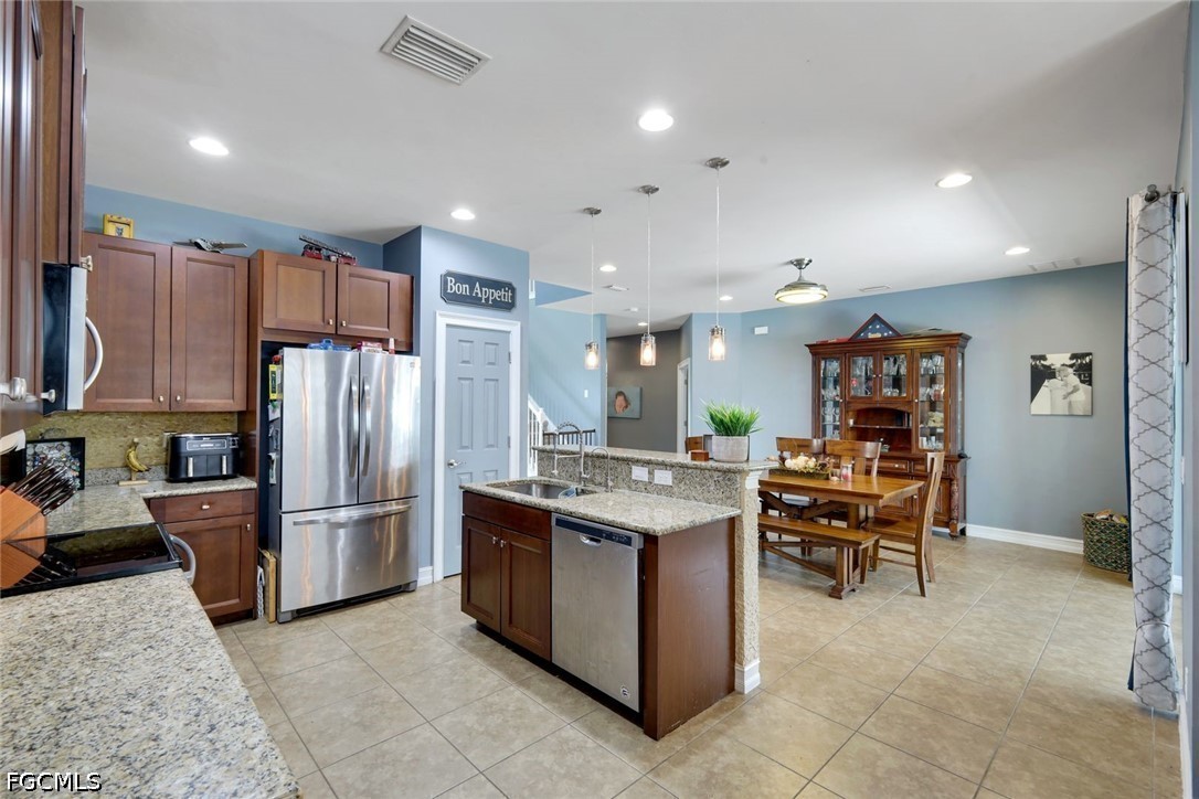 2545 Ashbury Cir Property Photo 15