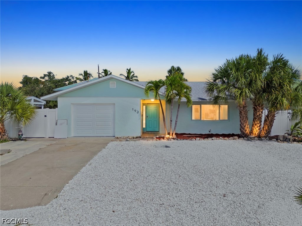 193 Hibiscus Dr Property Photo 3