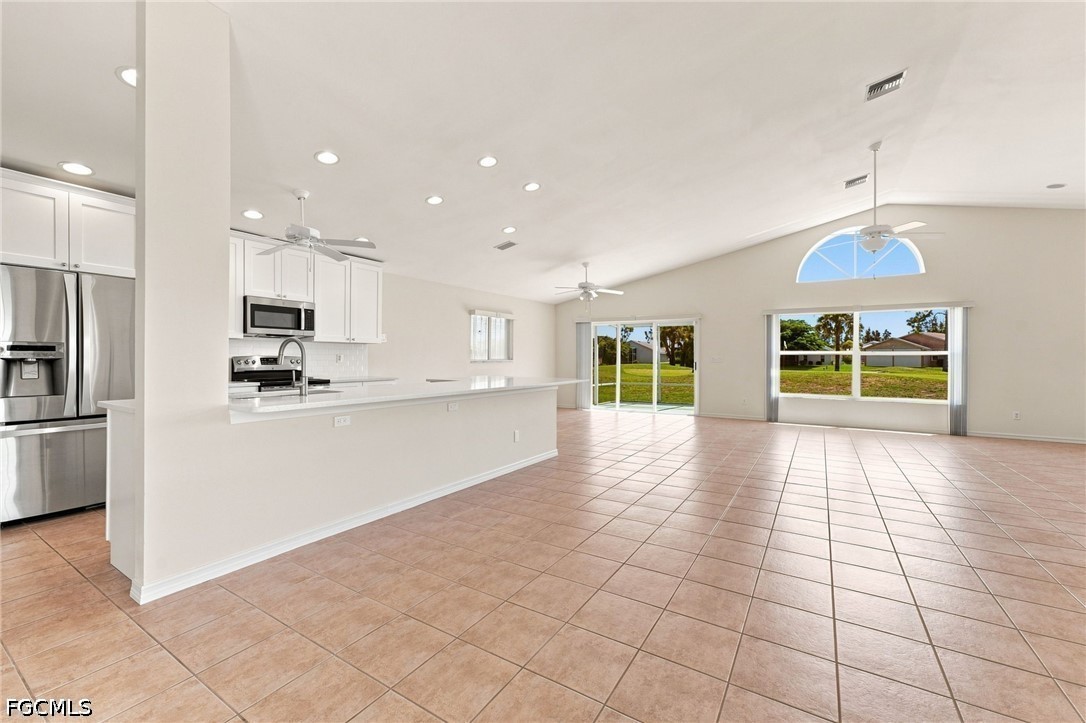 17518 Plumera Ln Property Photo 3