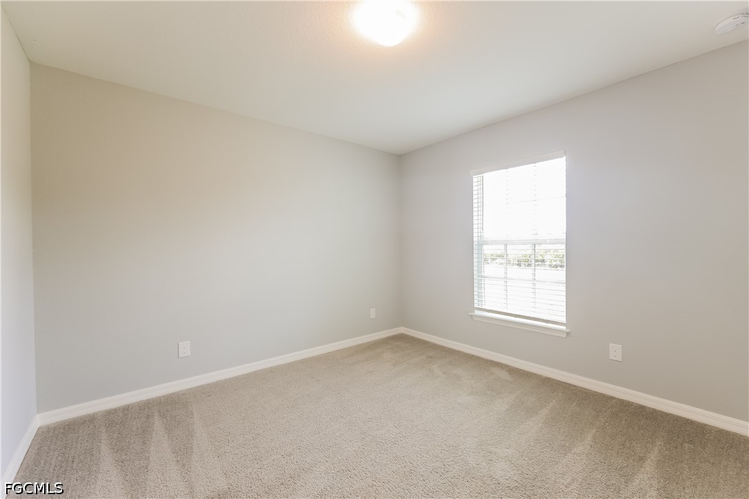2915 66th St W Property Photo 10