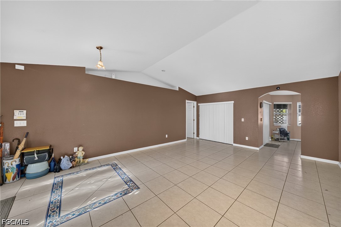 1224 Nw 38th Ave Property Photo 5