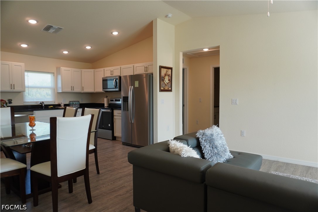 108 Dublin Cir Property Photo 3