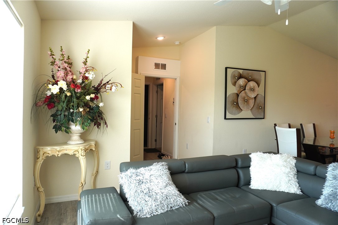108 Dublin Cir Property Photo 4