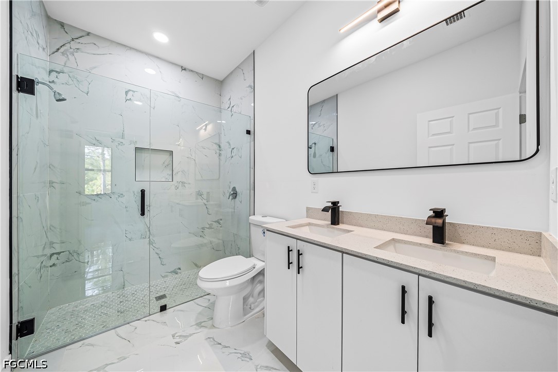 2810 73rd St W Property Photo 12