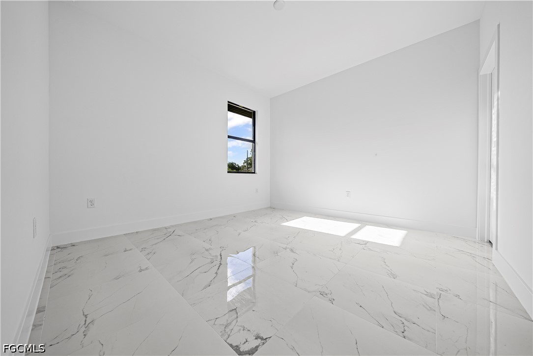 2810 73rd St W Property Photo 13