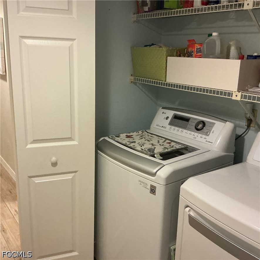 5730 Trailwinds Dr 411 Property Photo 20