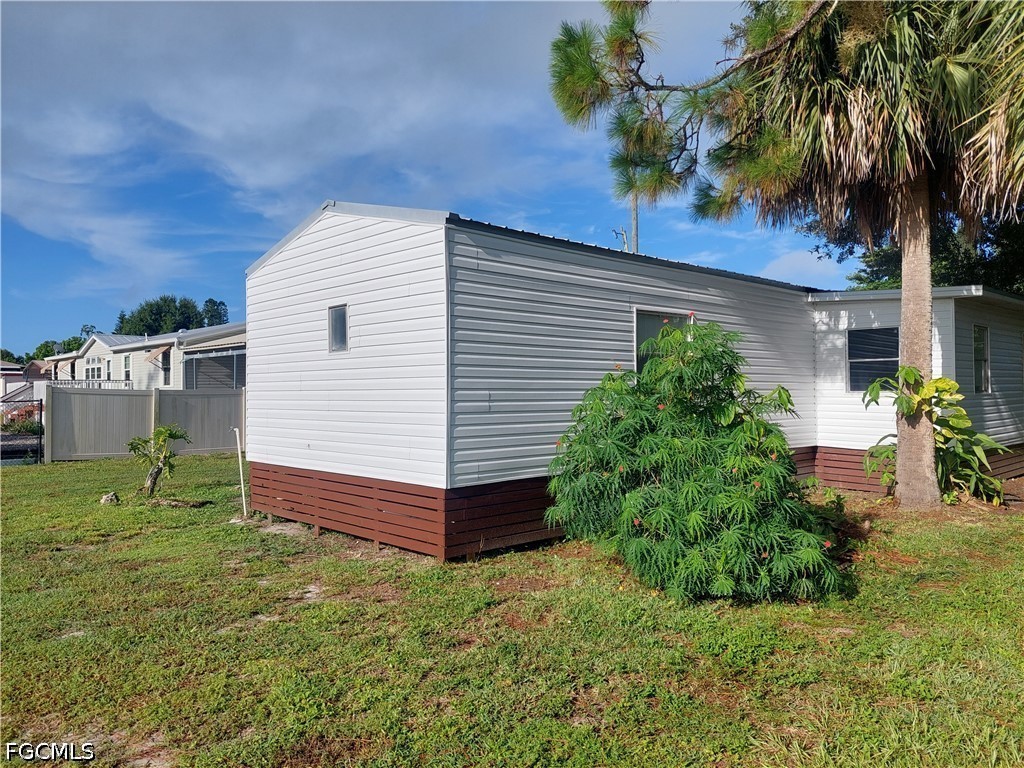 8386 Tolles Dr Property Photo 3