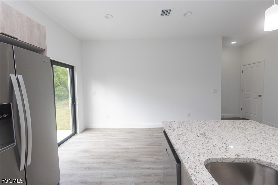 8038 Rolling Cir Property Photo 14