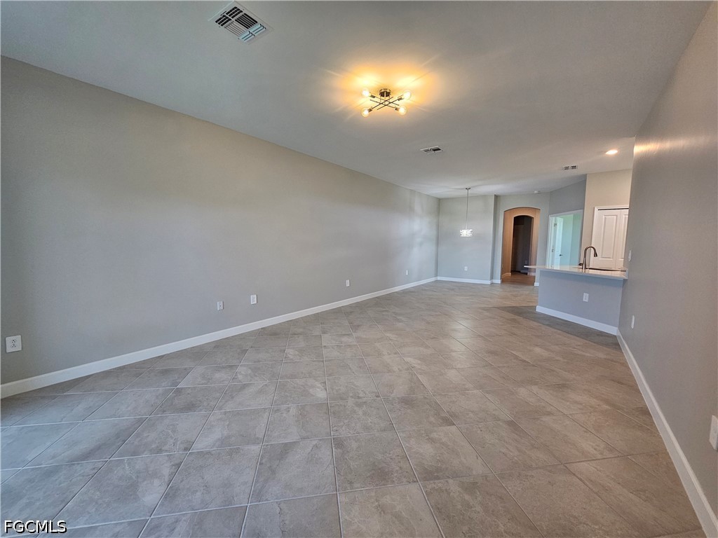 20501 Hazelnut Ct S Property Photo 4