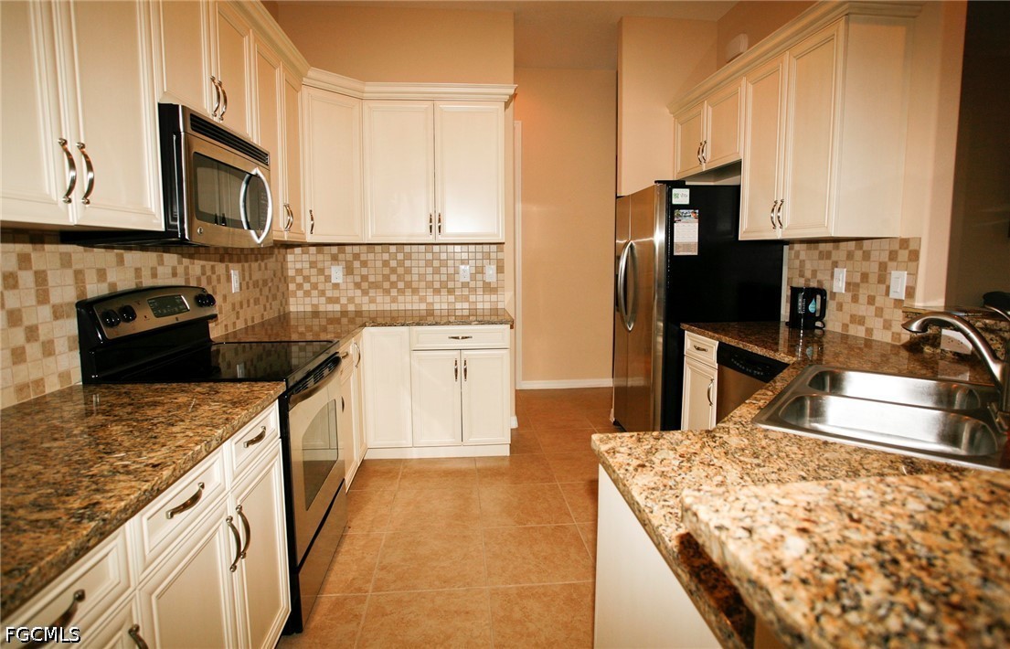 11070 Esteban Dr Property Photo 7
