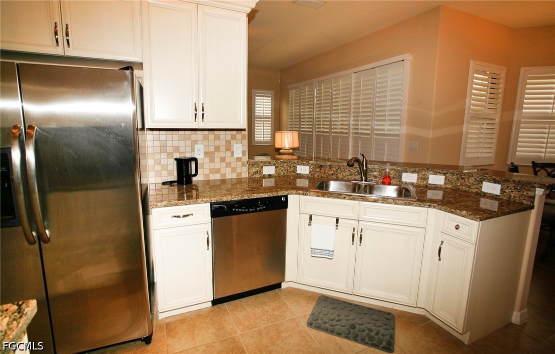 11070 Esteban Dr Property Photo 8