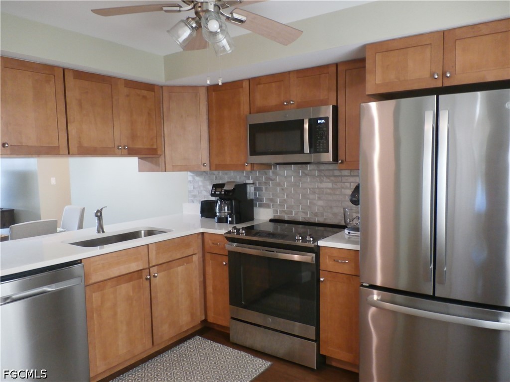 11140 Caravel Cir 107 Property Photo 4