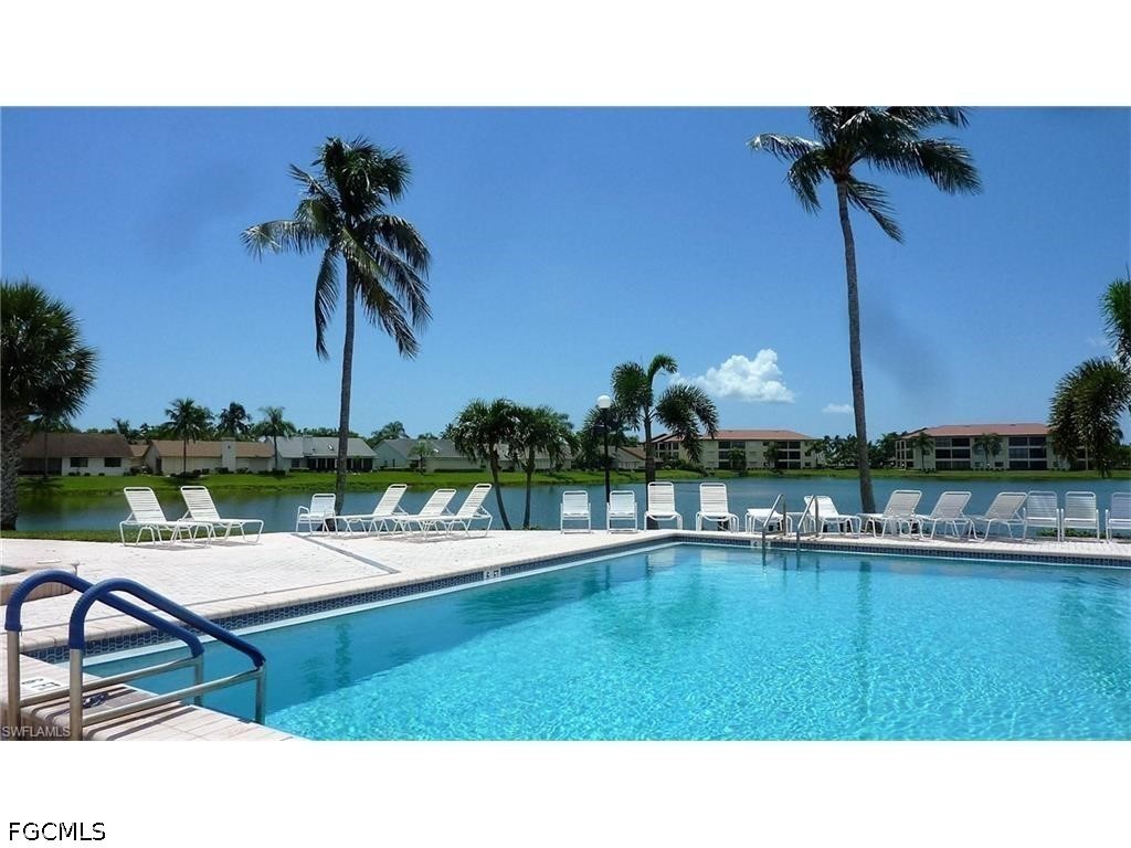 11140 Caravel Cir 107 Property Photo 25