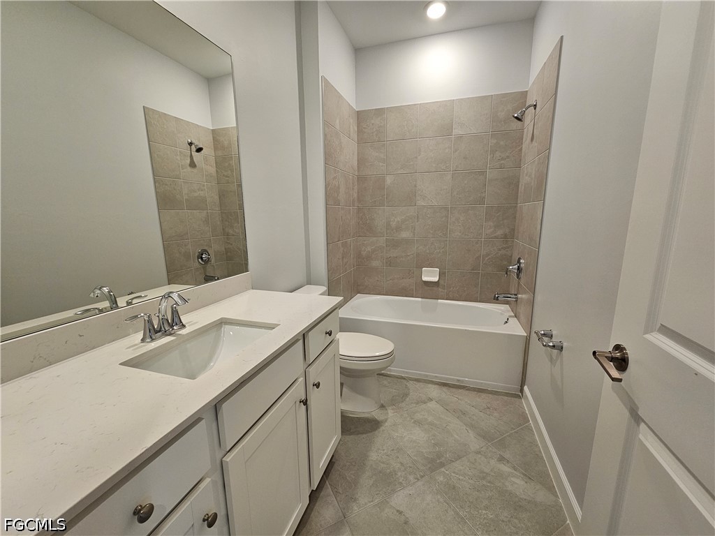 20503 Hazelnut Ct S Property Photo 10