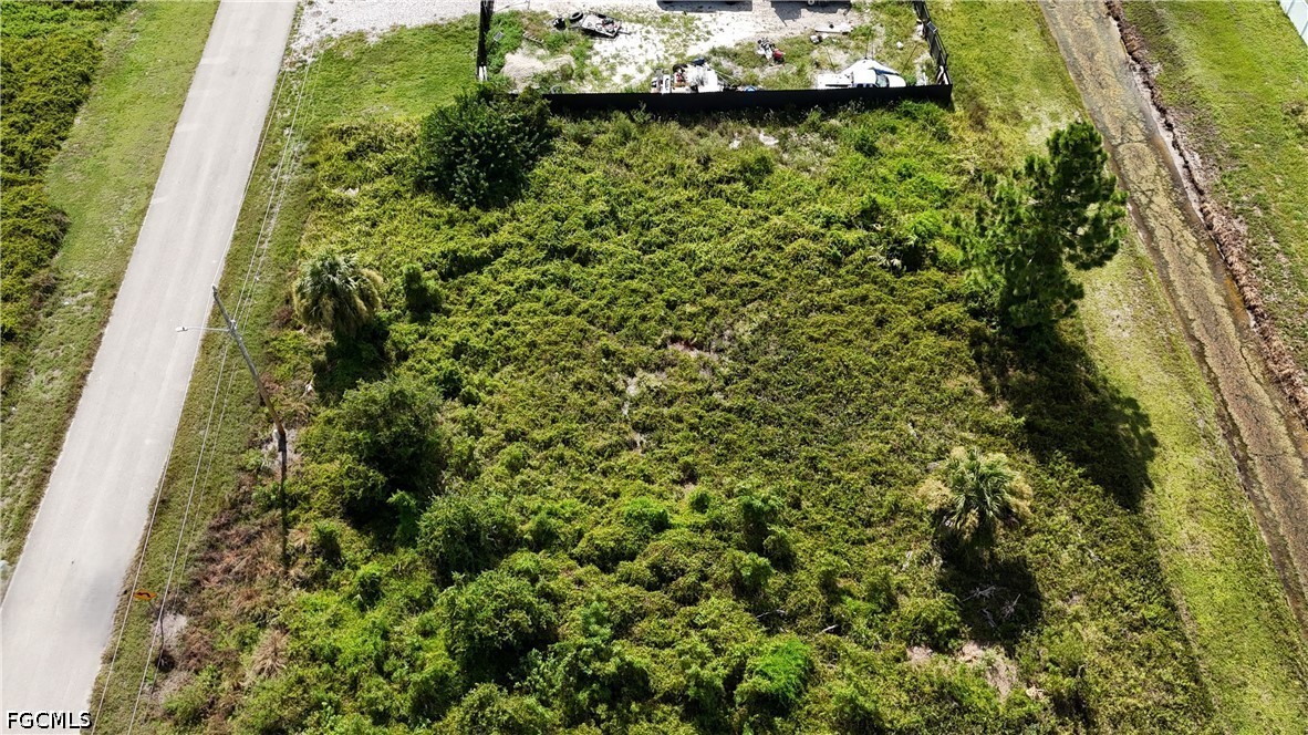 1169 Ebers St E Property Photo 3