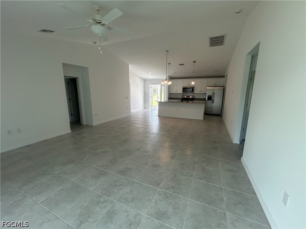 2825 Nw 25 Ln Property Photo 3