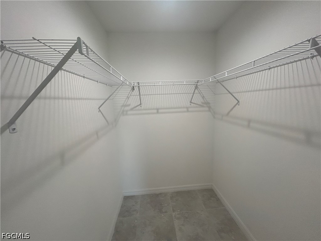 2825 Nw 25 Ln Property Photo 9