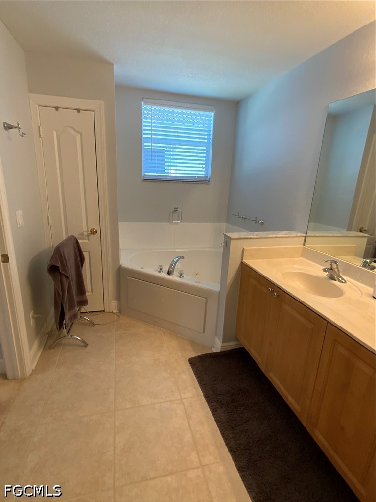 2565 Deerfield Lake Ct Property Photo 40