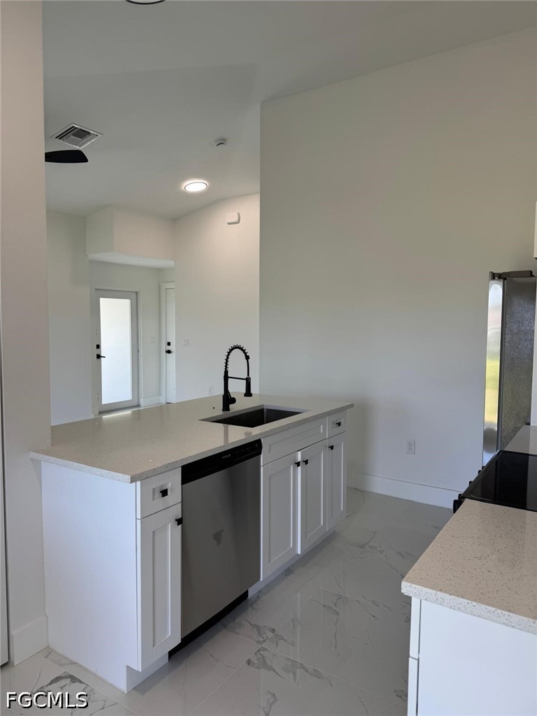 4677 Golfview Blvd Property Photo 6