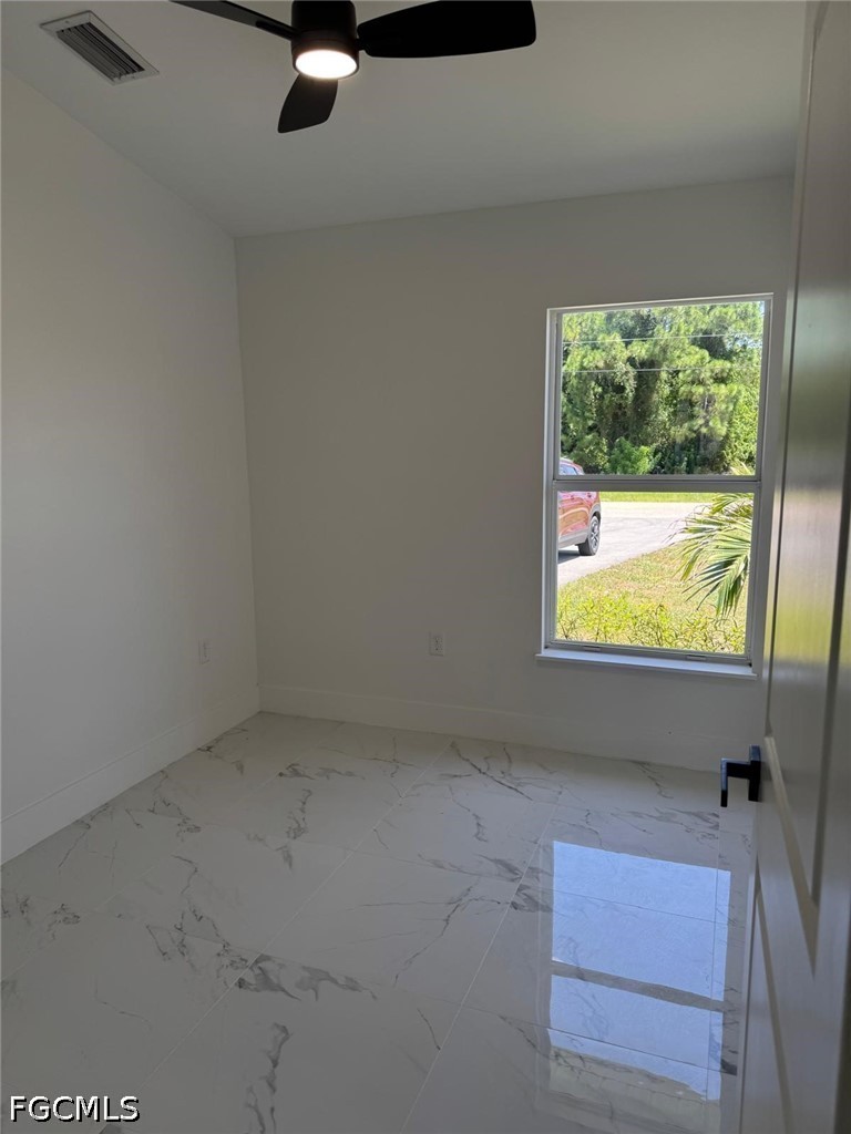 4677 Golfview Blvd Property Photo 10