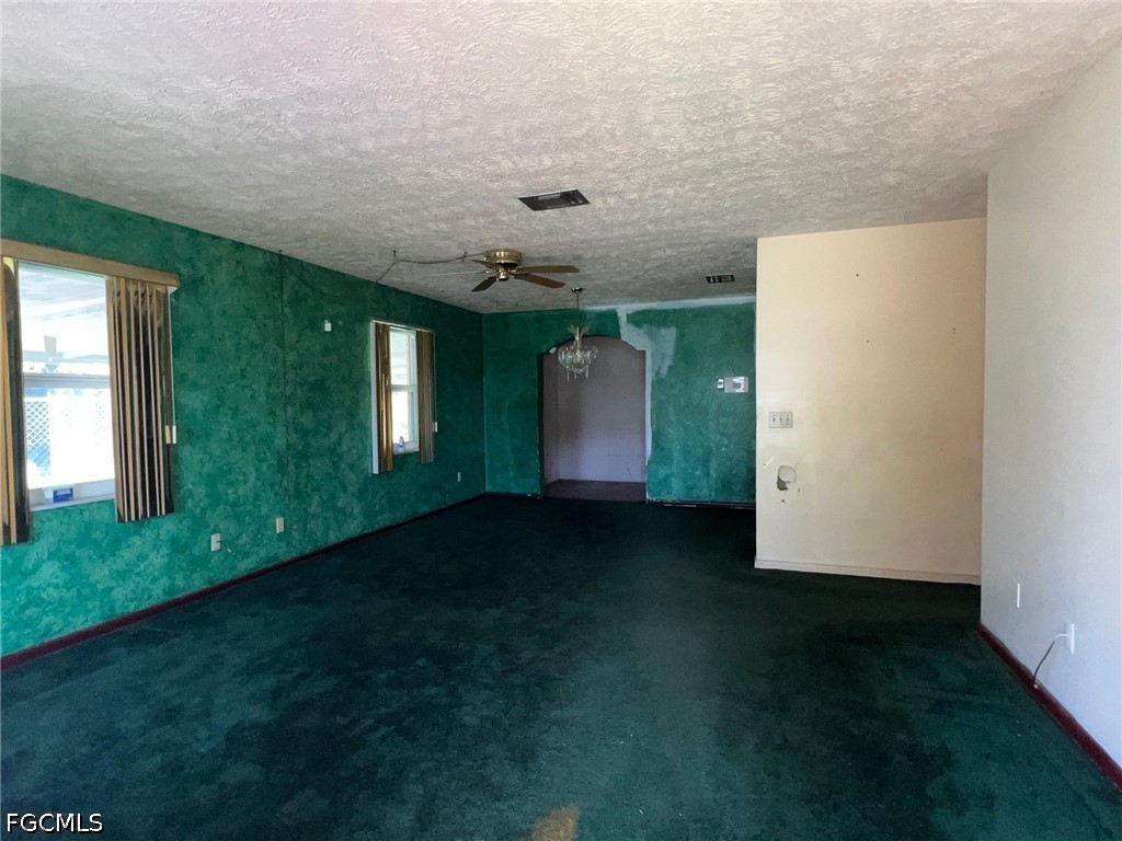 311 W El Paso Ave Property Photo 3