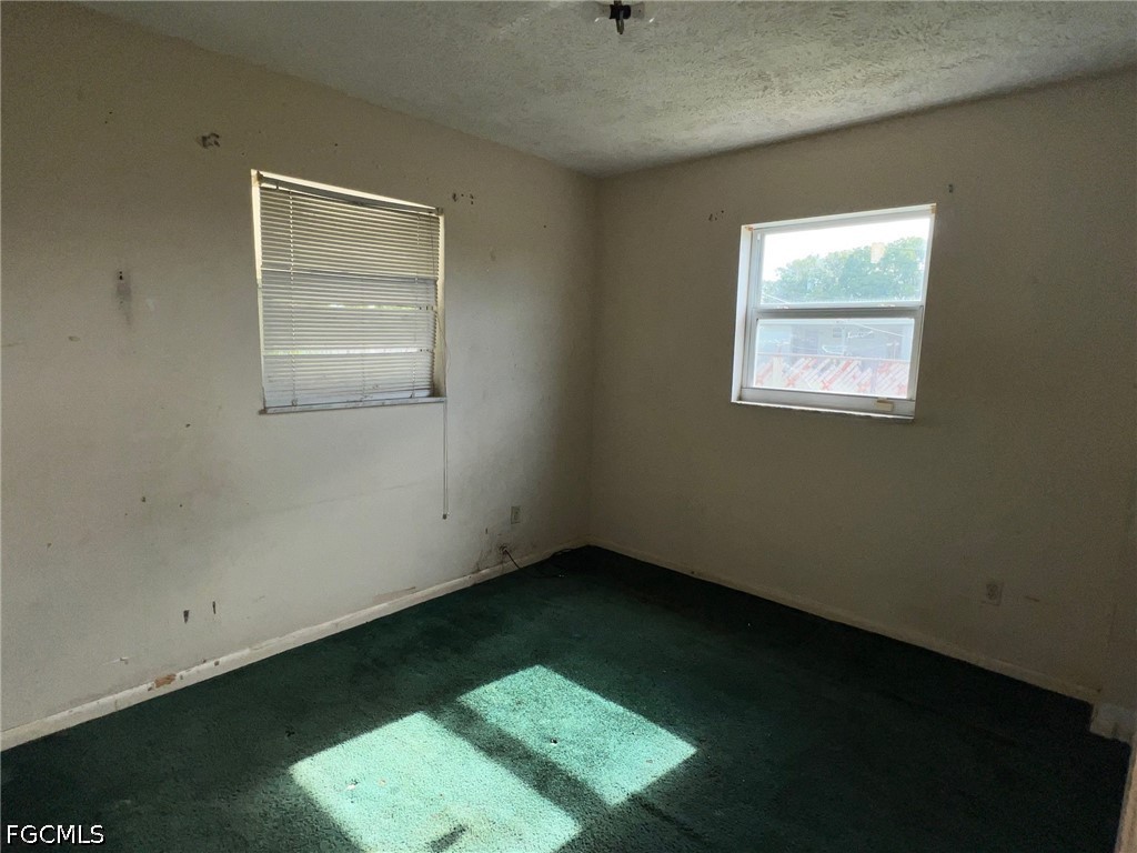 311 W El Paso Ave Property Photo 9
