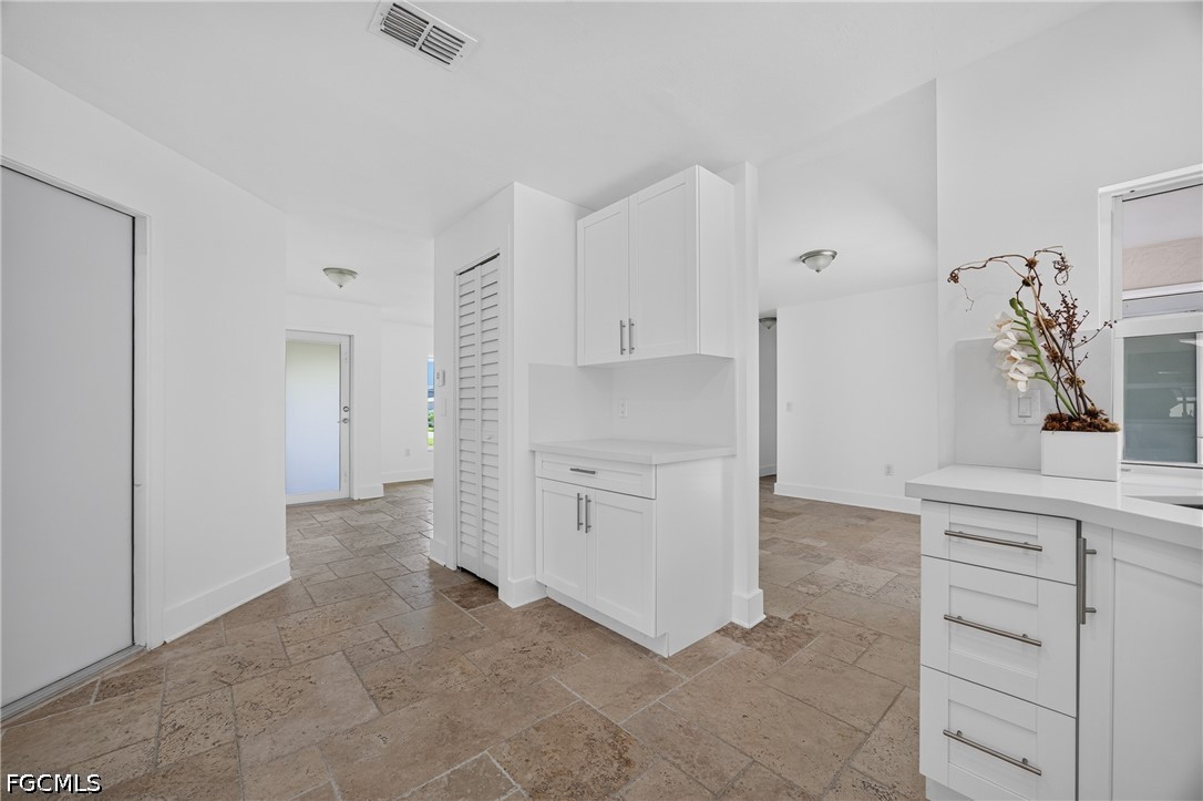 6049 Perthshire Ln Property Photo 14