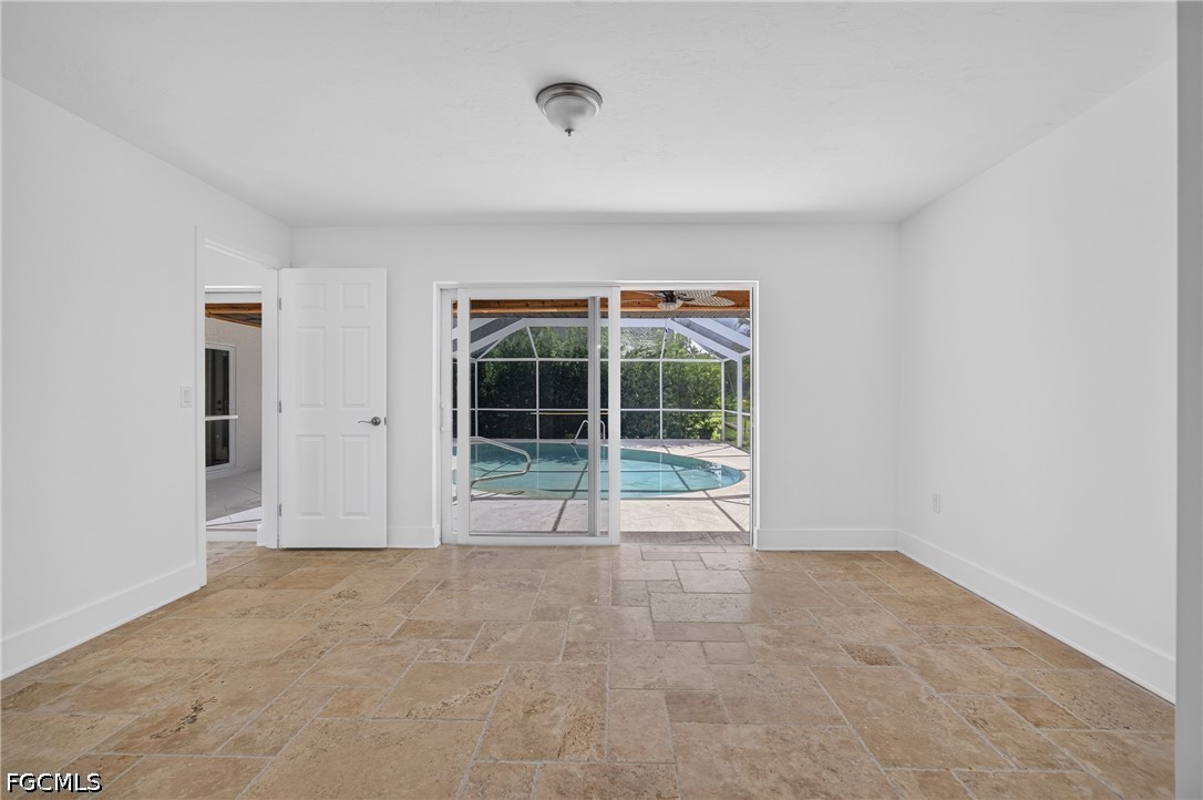 6049 Perthshire Ln Property Photo 19