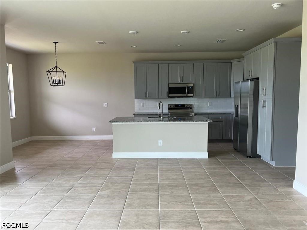 121 Bethlehem Pl Property Photo 8