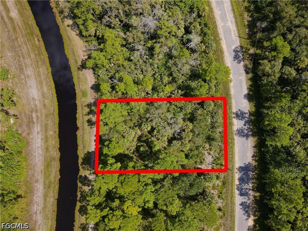 1933 Roderick LN Property Photo 1