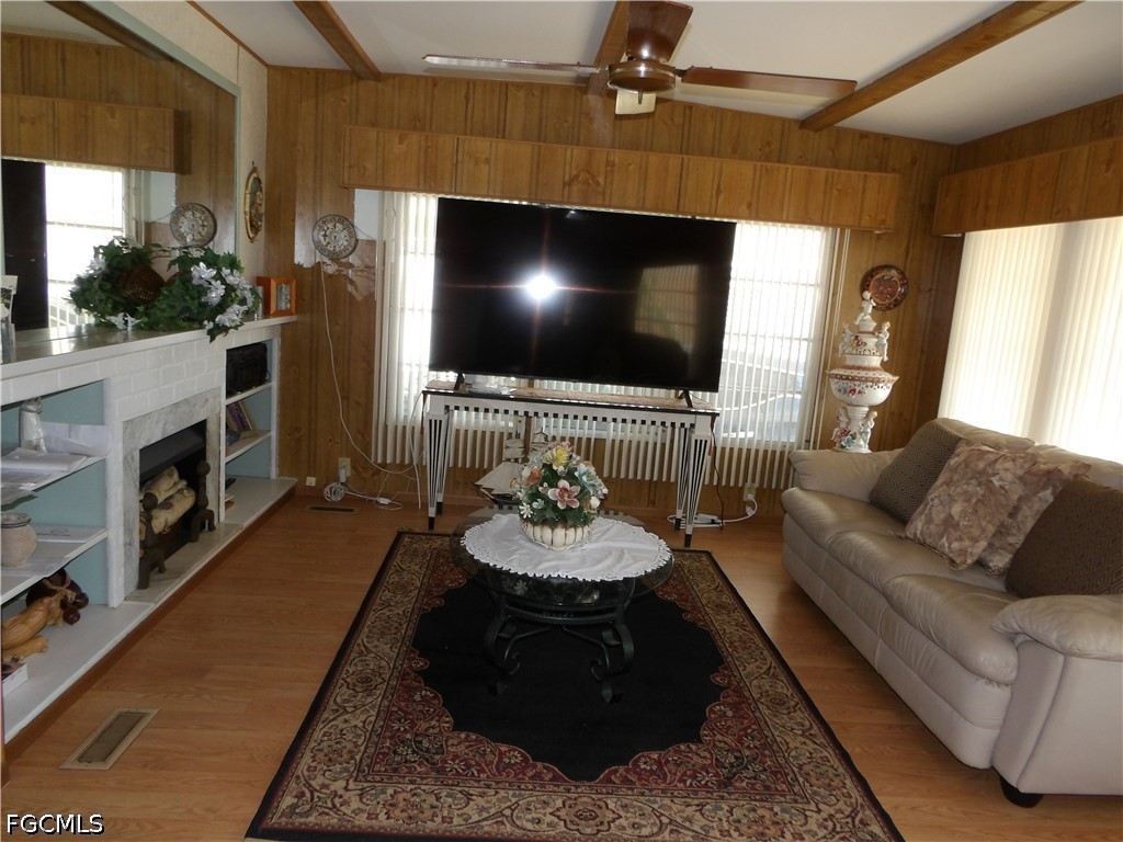 123 Flame Ln Property Photo 3