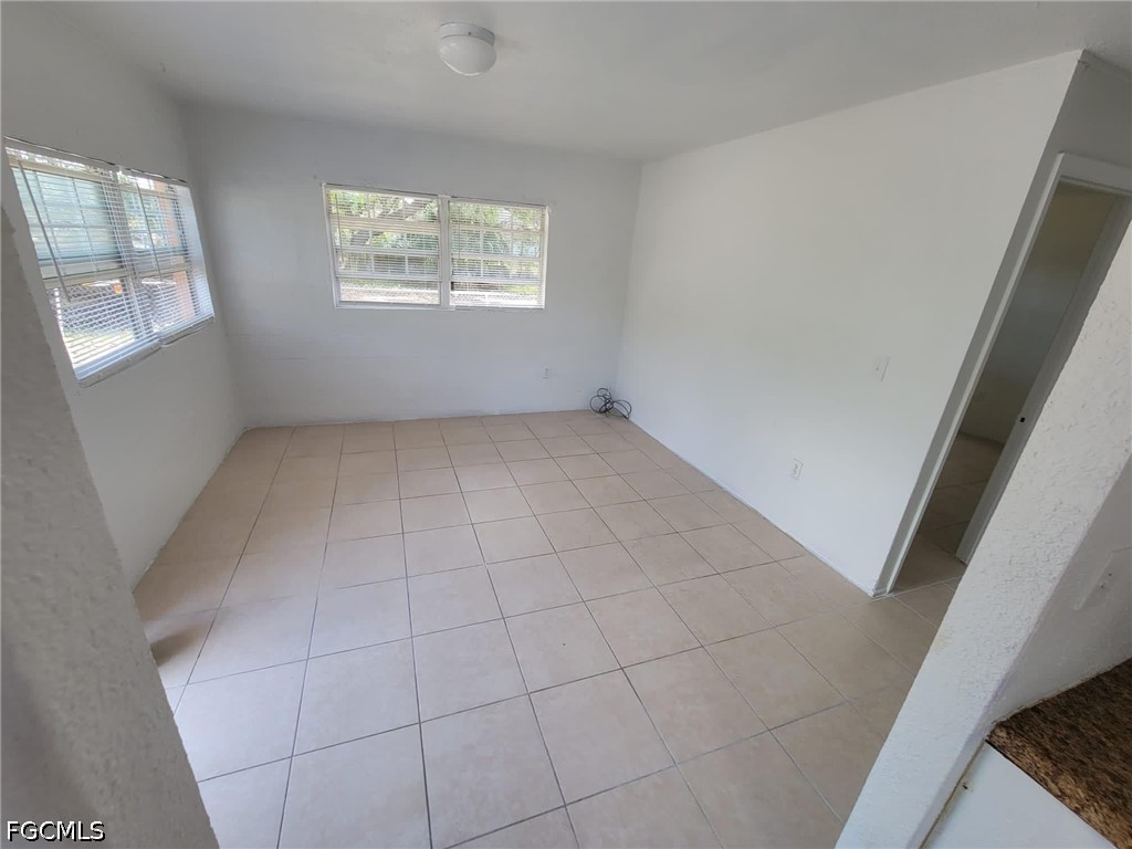2640 Saint Charles St Property Photo 3