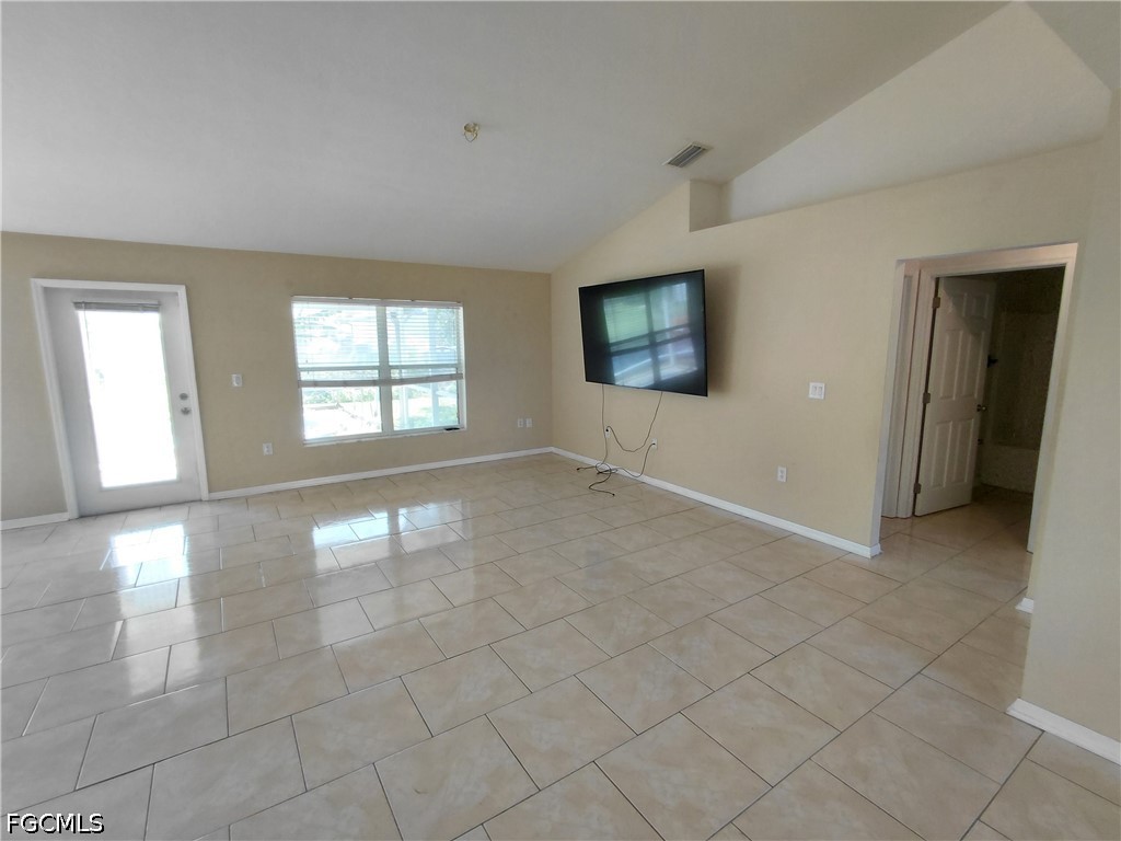 2013 Ne 13th Pl Property Photo 7