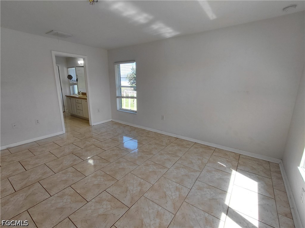 2013 Ne 13th Pl Property Photo 17